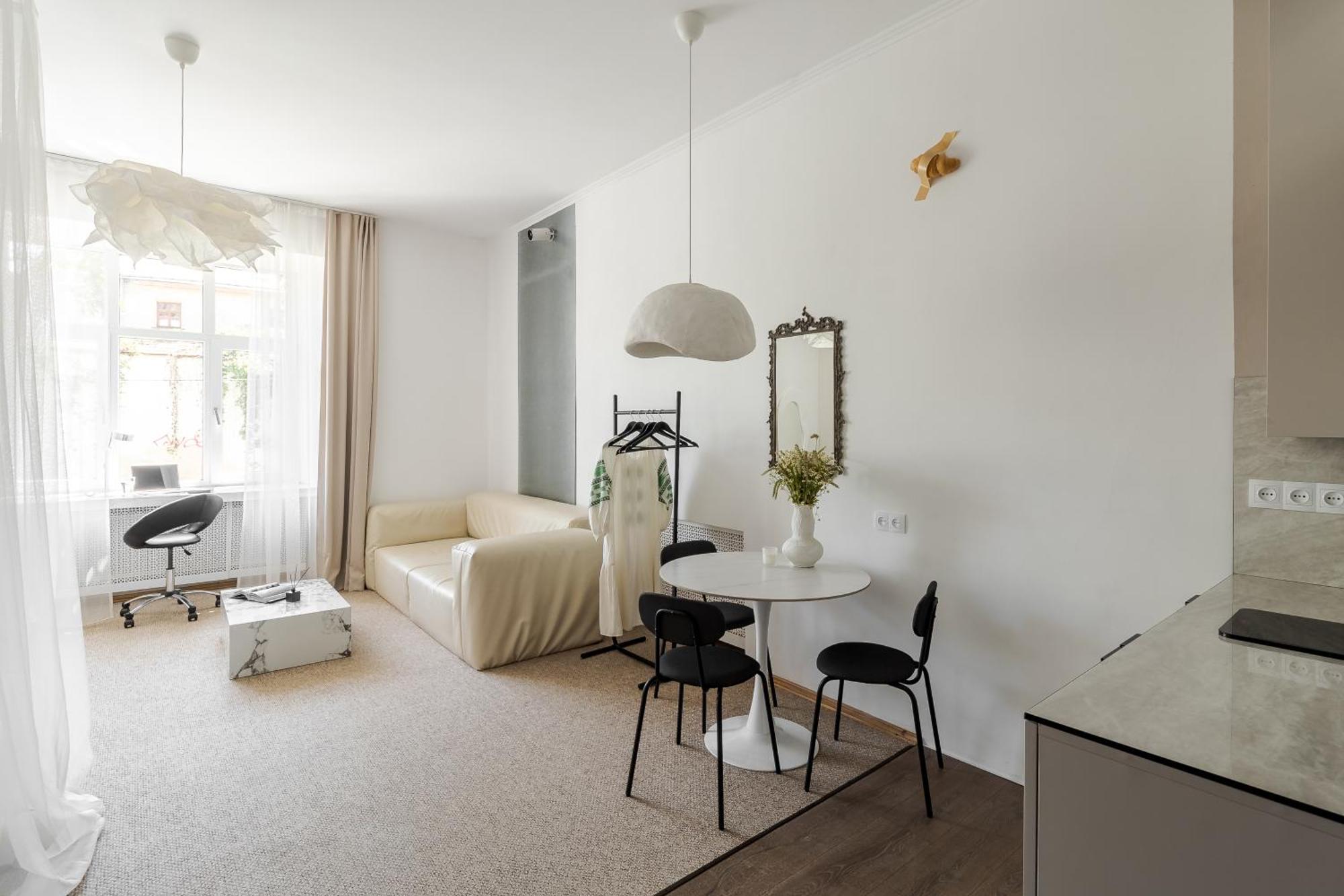 Netflix And Chill Apartment Lviv Luaran gambar