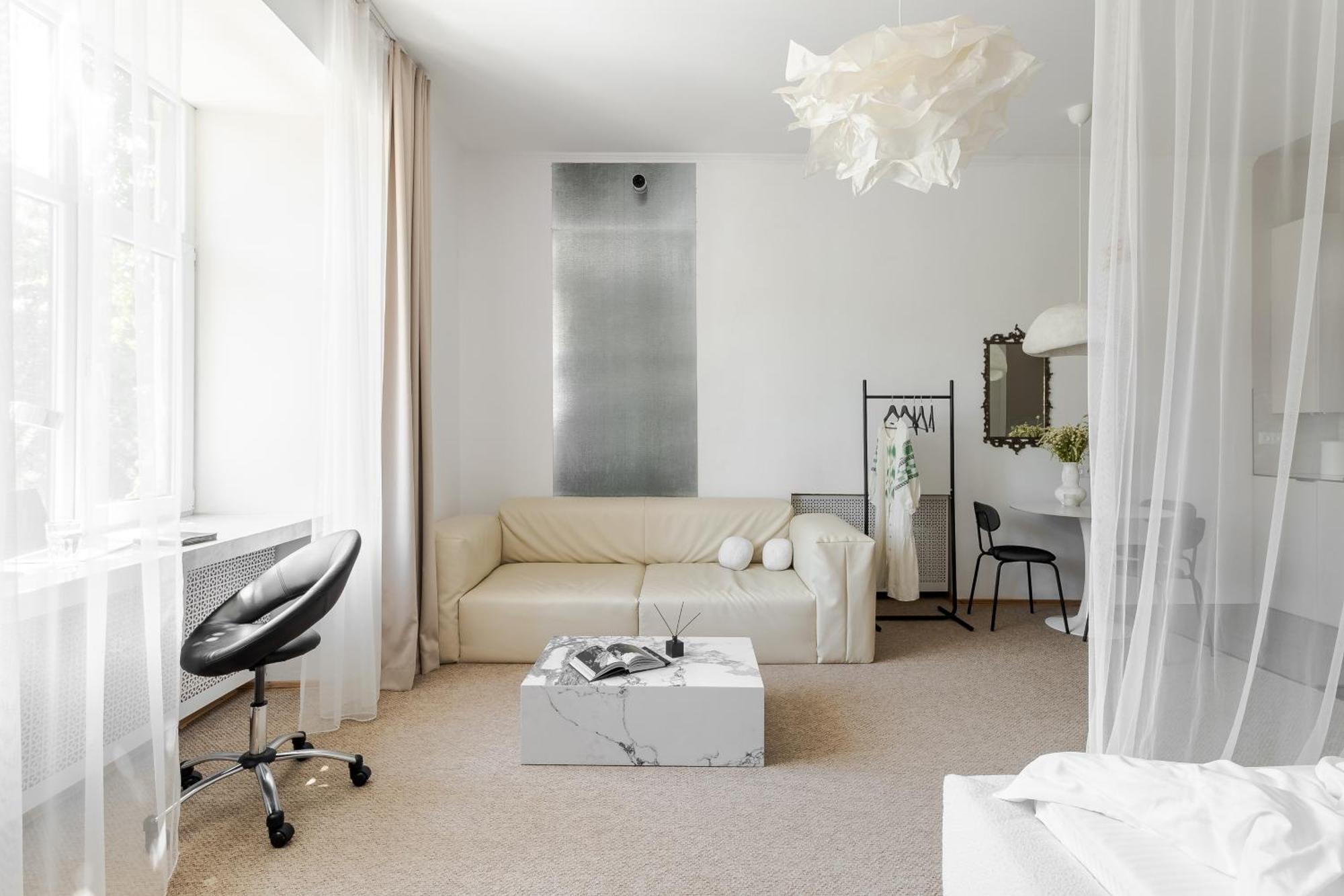 Netflix And Chill Apartment Lviv Luaran gambar
