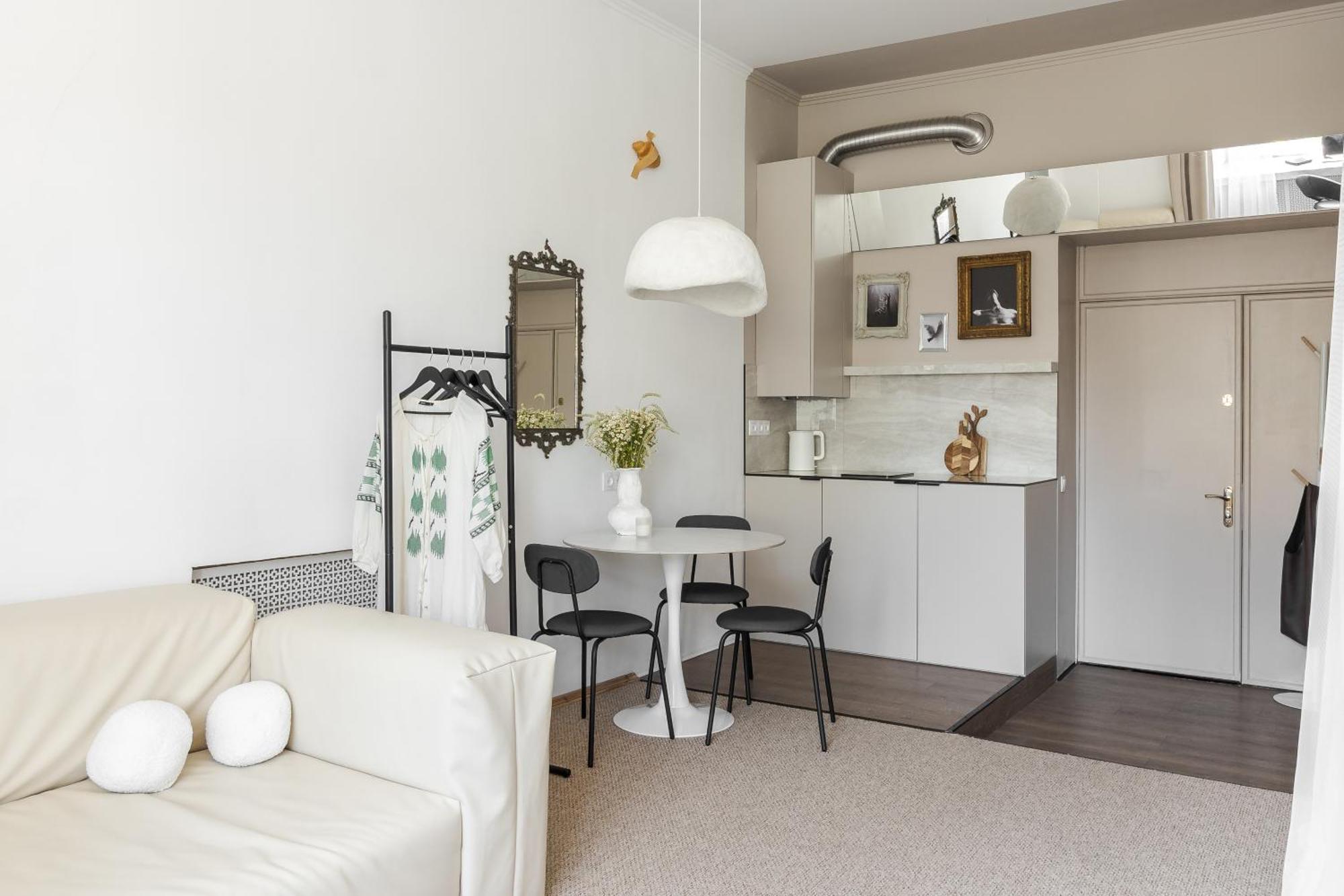 Netflix And Chill Apartment Lviv Luaran gambar